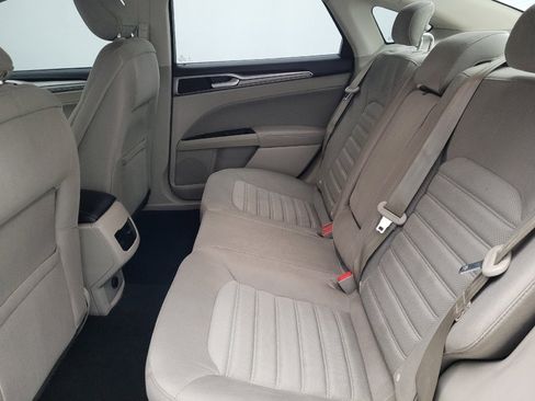 Used 2019 Ford Fusion SE image 18