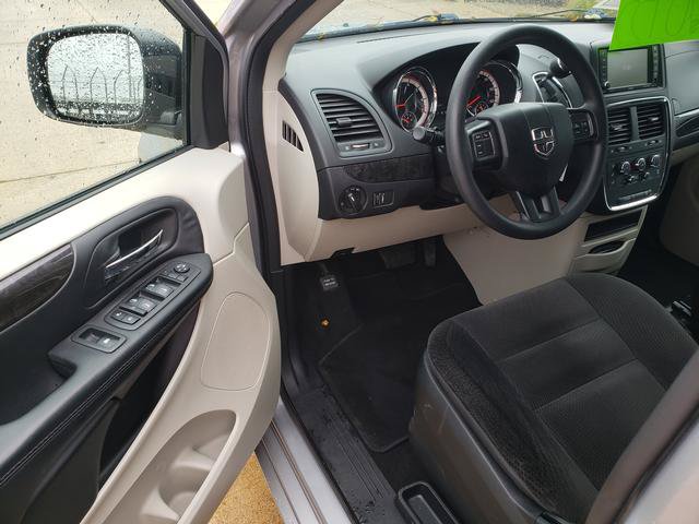 Used 2018 Dodge Grand Caravan SE w/ UConnect Hands-Free Group FWD image 10