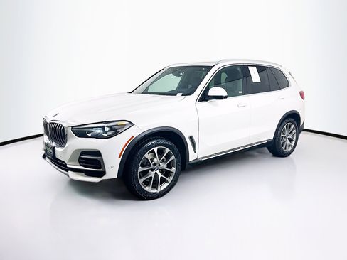 Used 2023 BMW X5 sDrive40i w/ Parking Assistance Package image 3