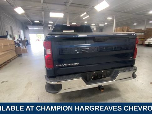 Used 2022 Chevrolet Silverado 1500 LT AWD/4WD image 9