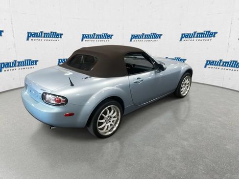 Used 2008 MAZDA MX-5 Miata RWD image 11