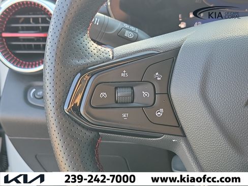 Used 2024 Chevrolet Trax RS w/ Sunroof Package FWD image 24