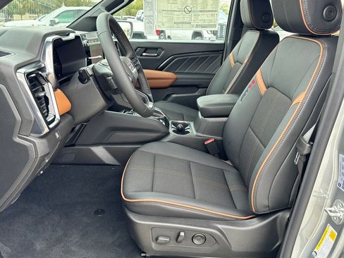 Used 2025 GMC Canyon AT4 AWD/4WD image 23