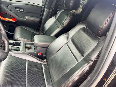 Used 2022 Nissan Frontier PRO-4X w/ Technology Package image 19