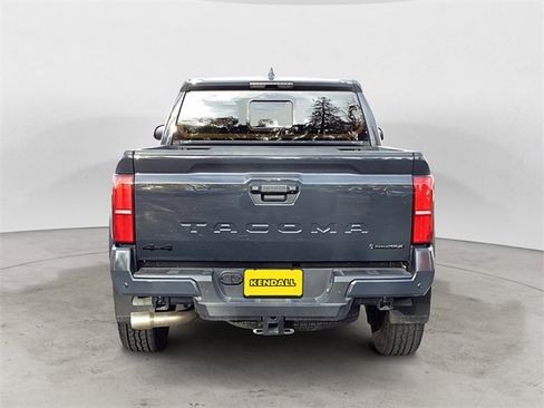 Certified 2025 Toyota Tacoma TRD Off-Road image 4