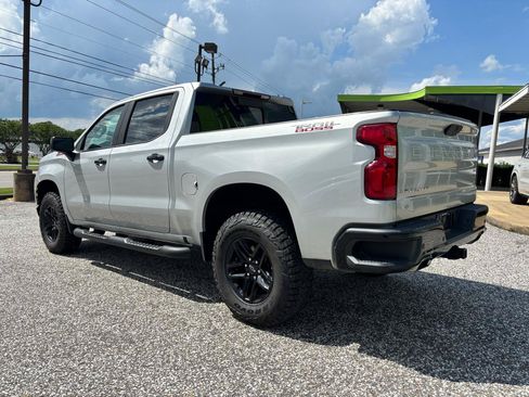 Used 2020 Chevrolet Silverado 1500 LT Trail Boss AWD/4WD image 3