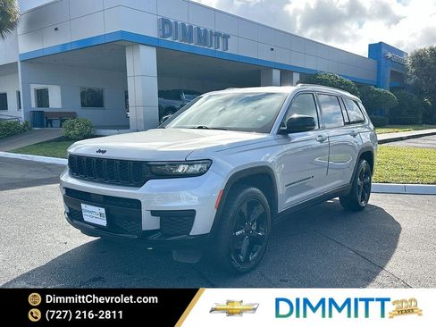 Used 2023 Jeep Grand Cherokee L Laredo image 1