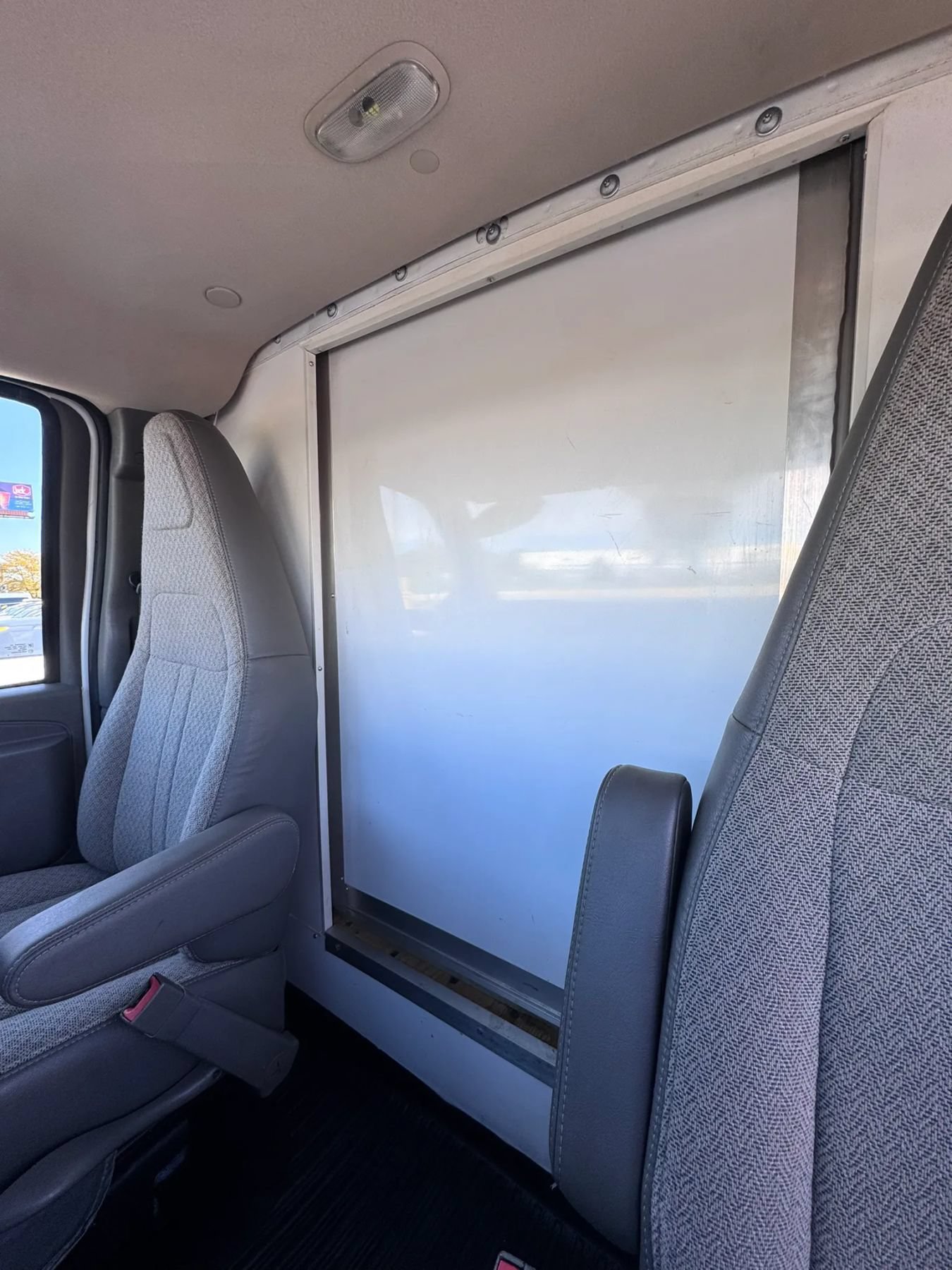 Used 2018 Chevrolet Express 3500 w/ Power Convenience Package RWD image 13