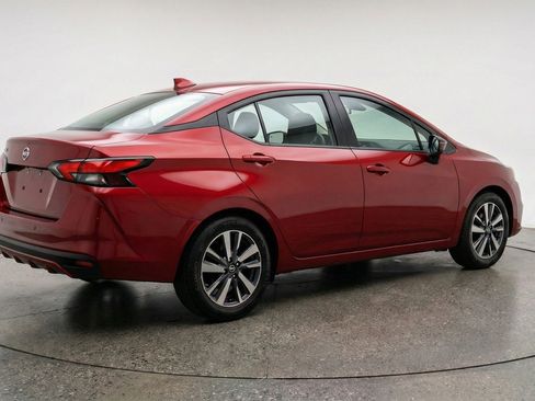 Used 2025 Nissan Versa SV image 9