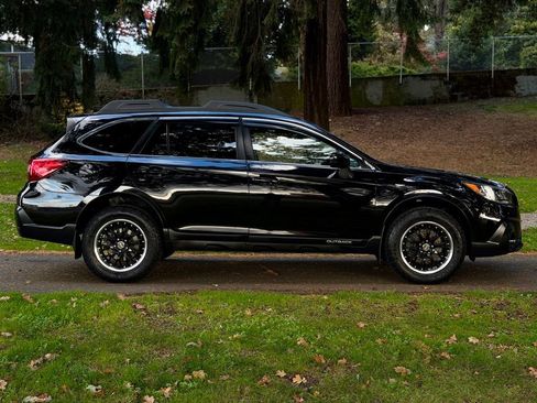 Used 2018 Subaru Outback 2.5i Premium image 8