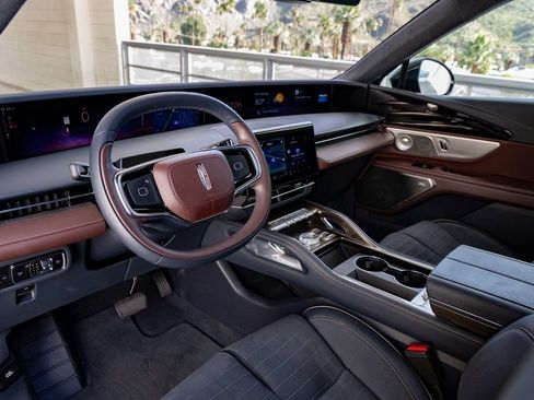 Used 2026 Lincoln Nautilus Black Label image 18