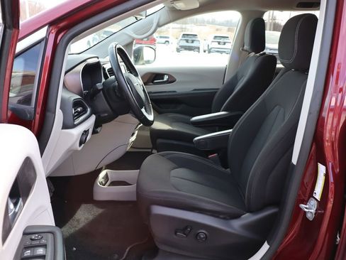 Used 2021 Chrysler Voyager LX w/ Cold Weather Group image 8