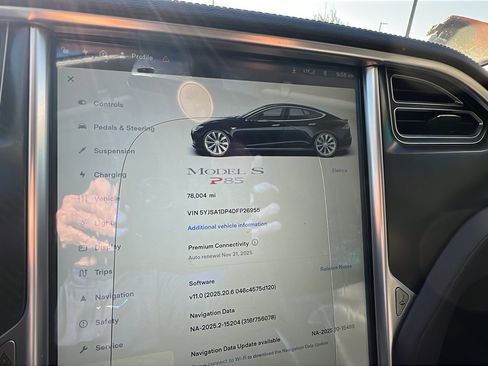 Used 2013 Tesla Model S Performance image 31