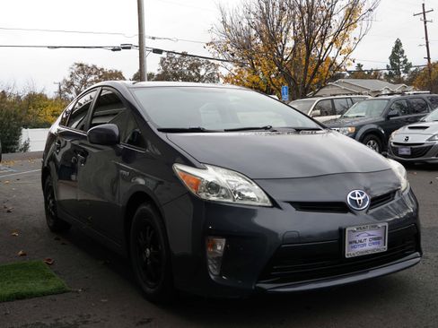 Used 2015 Toyota Prius Two image 7
