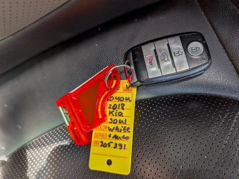 Used 2018 Kia Soul + w/ + Primo LIT Package FWD image 21