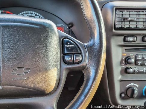 Used 2000 Chevrolet Camaro Z28 w/ SS Performance/Appearance Pkg RWD image 16