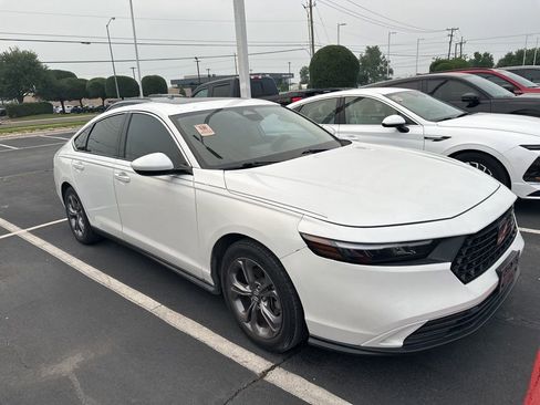 Used 2024 Honda Accord EX image 3