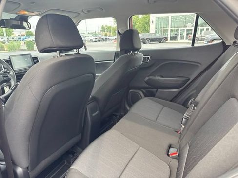 Used 2025 Hyundai Venue SE FWD image 26