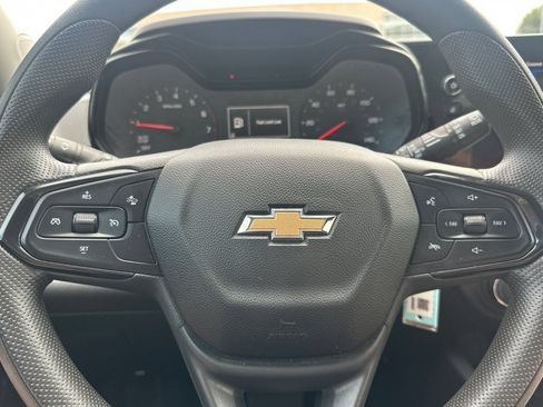 Used 2024 Chevrolet Trax LS FWD image 31