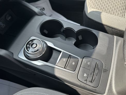 Used 2022 Ford Escape SE w/ SE Sport Appearance Package image 22