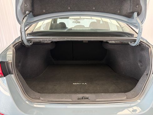 Used 2025 Nissan Sentra SR FWD image 13