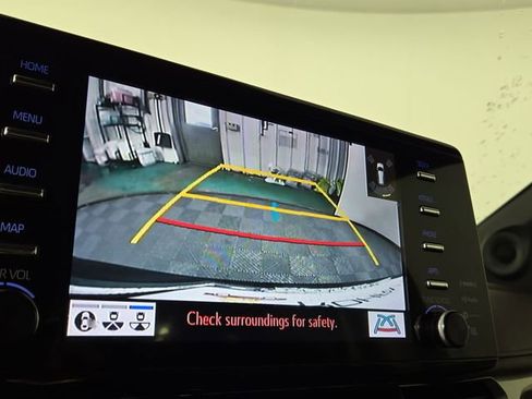 Used 2024 Toyota Sienna Platinum image 20