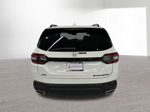 Certified 2025 Honda Pilot Black Edition image 32
