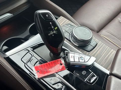 Used 2023 BMW 530e xDrive w/ Executive Package image 10