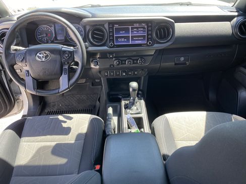 Used 2020 Toyota Tacoma TRD Sport w/ Technology Package RWD image 19