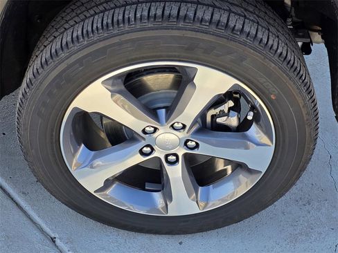 Used 2023 Jeep Grand Cherokee 4WD 4xe w/ Luxury Tech Group II image 54