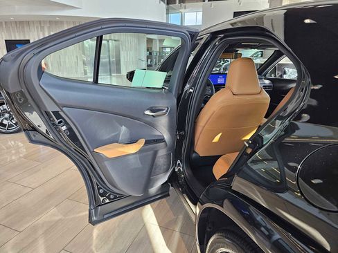 New 2026 Lexus UX 300h FWD image 15