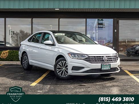 Used 2019 Volkswagen Jetta SE FWD image 1