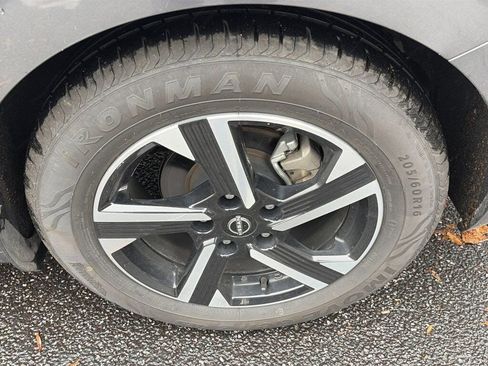 Used 2024 Nissan Sentra SV image 9