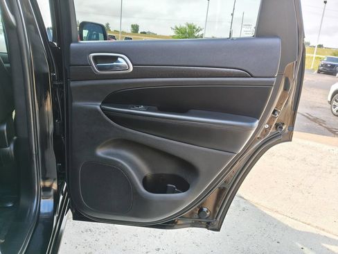 Used 2018 Jeep Grand Cherokee Altitude AWD/4WD image 25