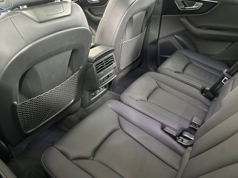 Used 2025 Audi Q7 2.0T Premium w/ Convenience Plus Package image 11