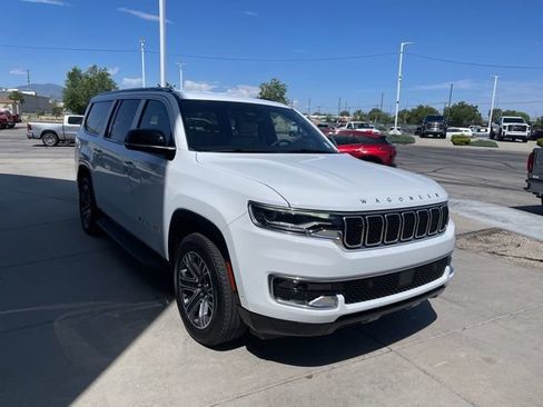Used 2025 Jeep Wagoneer L 4WD image 6