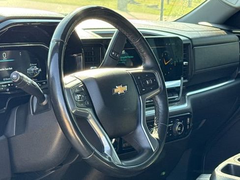 Used 2024 Chevrolet Silverado 2500 LTZ image 16