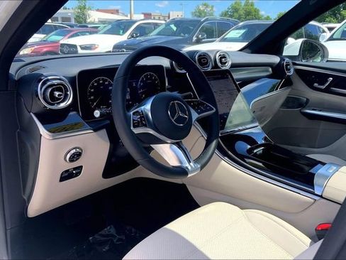 Used 2026 Mercedes-Benz GLC 300 4MATIC image 14