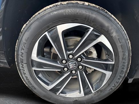 Used 2025 Buick Enclave Sport Touring image 9