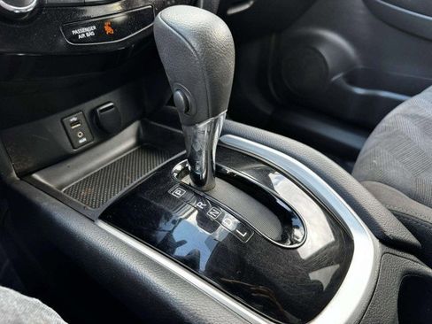 Used 2015 Nissan Rogue SV image 30