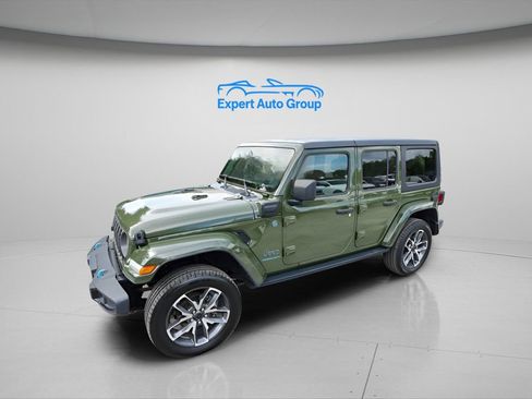 Used 2024 Jeep Wrangler Unlimited w/ Convenience Group AWD/4WD image 40