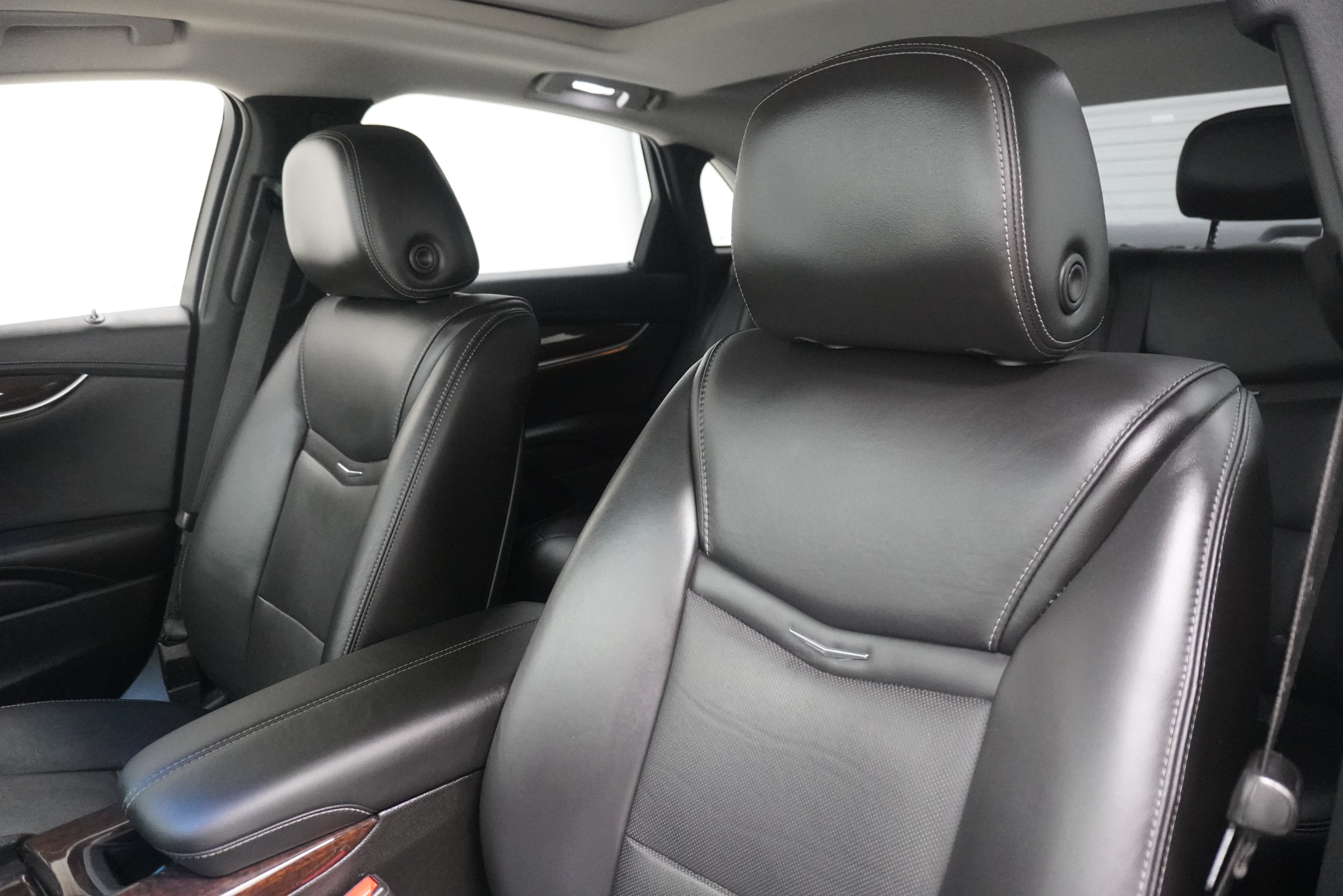 Used 2016 Cadillac XTS Luxury w/ Driver Awareness Package FWD image 11