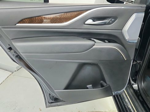 Used 2023 Cadillac Escalade Sport Platinum w/ Heavy-Duty Trailer Package AWD/4WD image 20