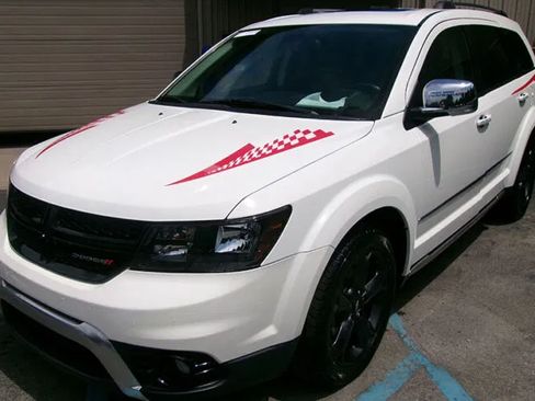 Used 2020 Dodge Journey Crossroad w/ Popular Equipment Group FWD image 1