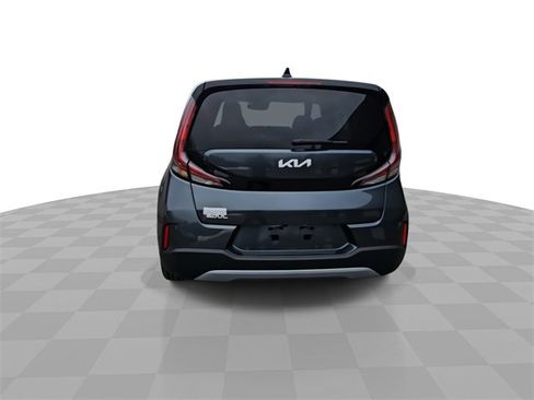 Used 2023 Kia Soul LX image 7