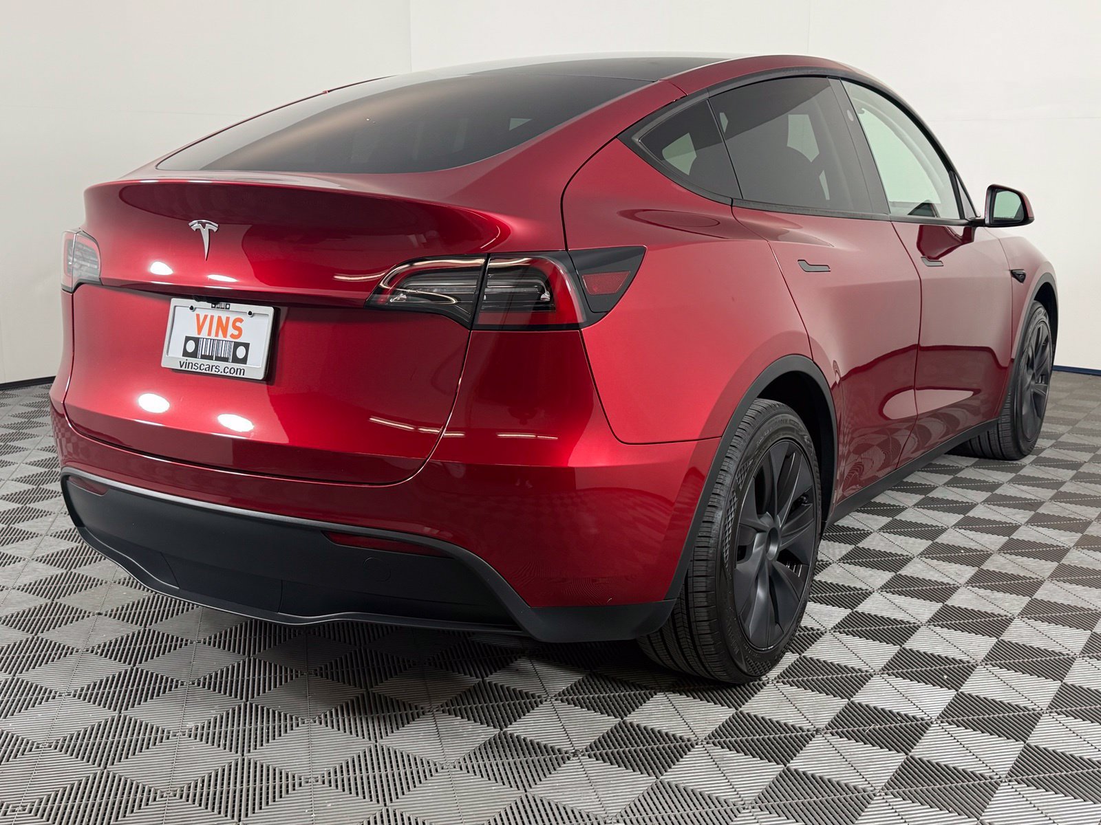 Used 2024 Tesla Model Y Long Range RWD image 9