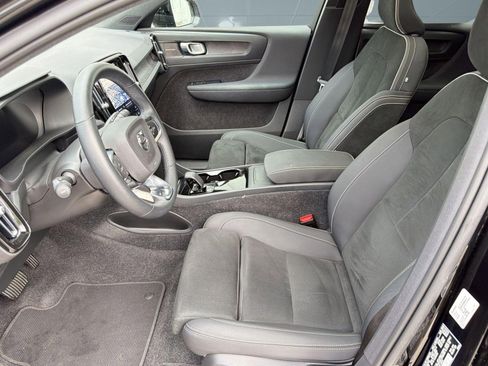 Certified 2023 Volvo C40 P8 Recharge Ultimate image 5