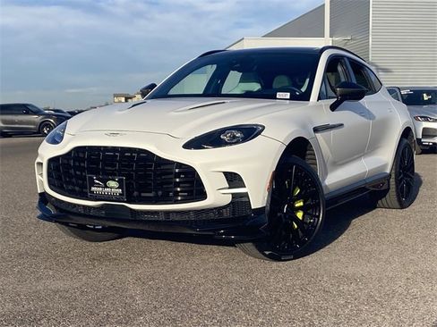 Used 2023 Aston Martin DBX 707 image 3