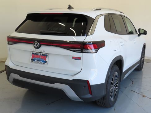 New 2026 Volkswagen Tiguan S FWD image 4