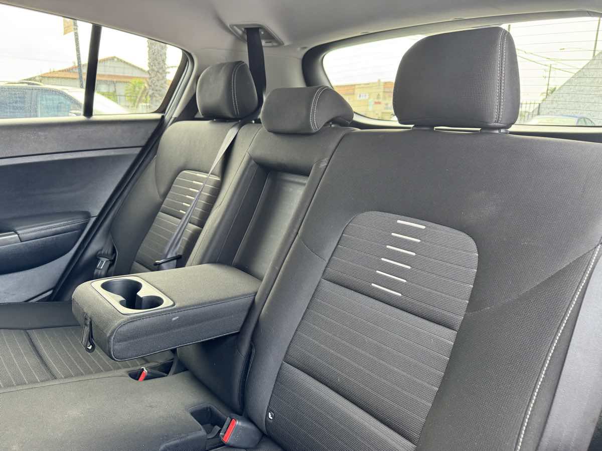 Used 2018 Kia Sportage LX AWD/4WD image 28